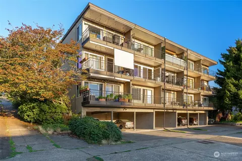 303 N 44th St #305, Seattle, WA 98103