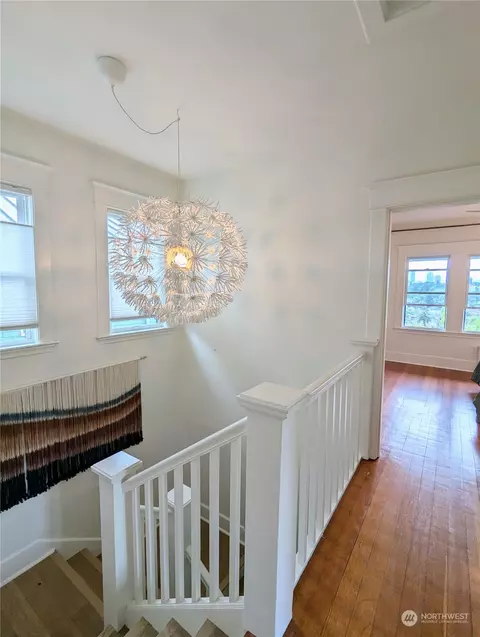 Entry Way - 3105 E Spring St, Seattle, WA 98122 photo 2 of 2