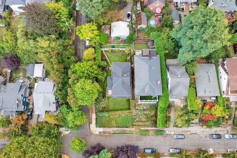 View/Area - 3105 E Spring St, Seattle, WA 98122 photo 1 of 3