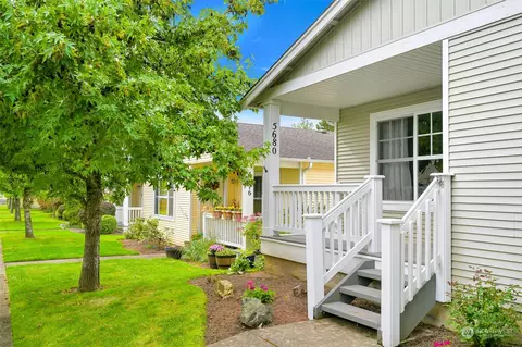 5680 Applewood Dr, Ferndale, WA 98248