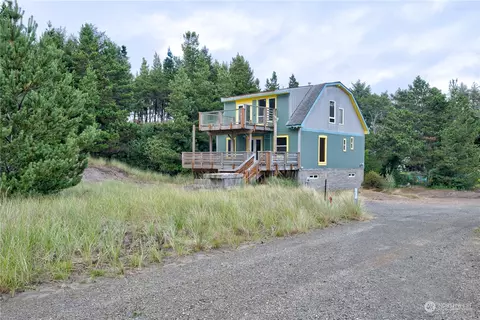 1015 227th Ln, Ocean Park, WA 98640