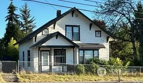 3322 112th St E, Tacoma, WA 98446