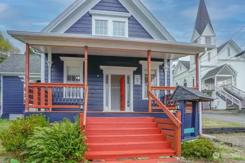 99 Main St, Cathlamet, WA 98612