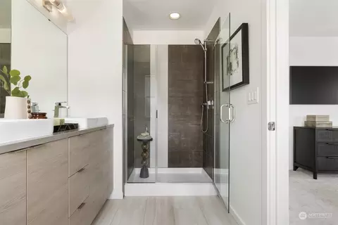 Bath - 3915 198th St SE #H1, Bothell, WA 98012 photo 2 of 2