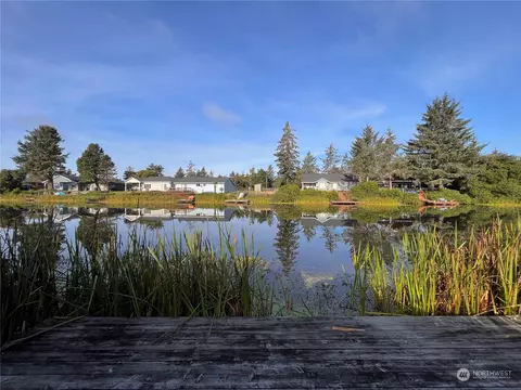 195 Canal Dr SE, Ocean Shores, WA 98569
