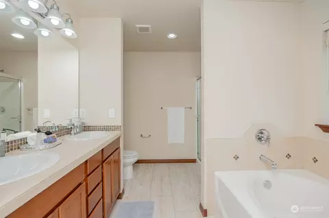 115 161st Pl SE, Bothell, WA 98012 photo 25