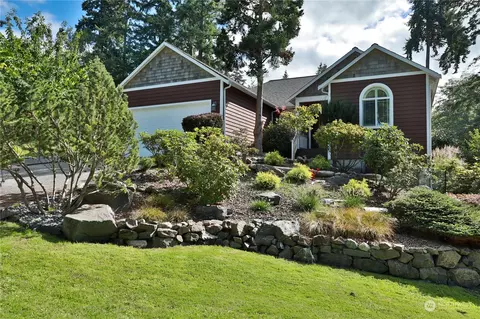 4835 Reindeer Rd, Freeland, WA 98249