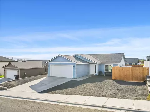 618 Alice Ave, Royal City, WA 99357