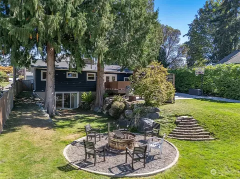 20313 Greenwood Ave N, Shoreline, WA 98133