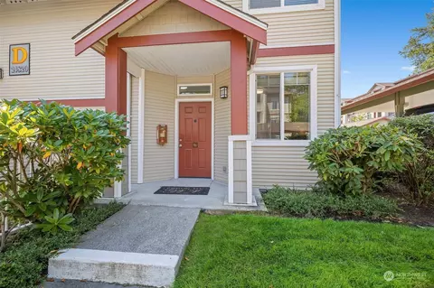 14820 29th Ave W #D102, Lynnwood, WA 98087