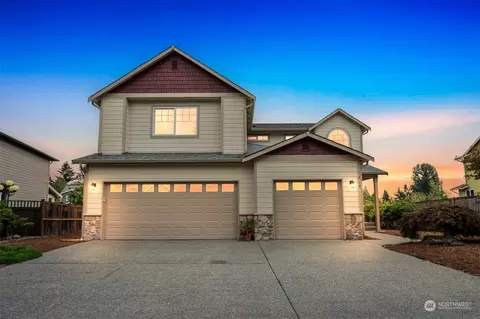 618 Rosario Pl NE, Renton, WA 98059