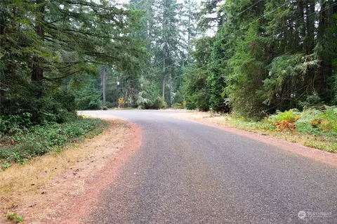 10604 Anchor Pl, Anderson Island, WA 98303