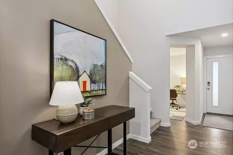 Entry Way - 9596 7th Ave SE, Everett, WA 98208 photo 2 of 2