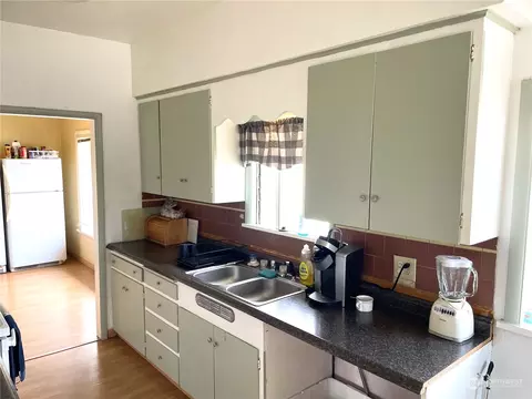 Kitchen - 2017 Colby Ave, Everett, WA 98201 photo 5 of 5