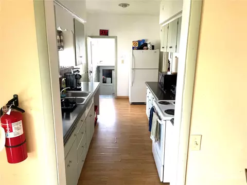 Kitchen - 2017 Colby Ave, Everett, WA 98201 photo 1 of 5