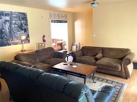 Living - 2017 Colby Ave, Everett, WA 98201 photo 2 of 4
