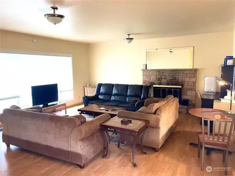 Living - 2017 Colby Ave, Everett, WA 98201 photo 1 of 4