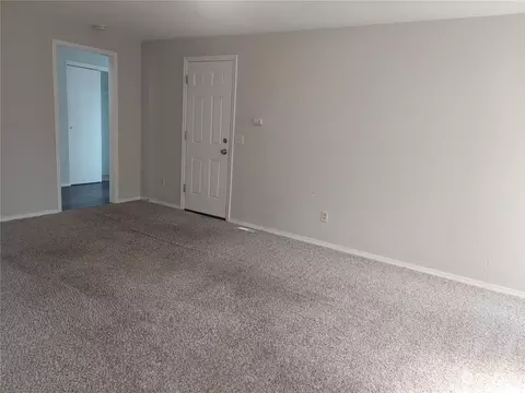 Living - 205 240th St SE, Bothell, WA 98021 photo 2 of 4