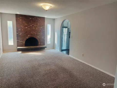 Living - 205 240th St SE, Bothell, WA 98021 photo 1 of 4