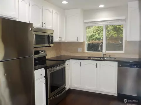 Kitchen - 205 240th St SE, Bothell, WA 98021 photo 3 of 3