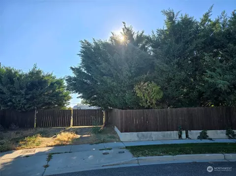 1525 Seneca Pl, Wenatchee, WA 98801