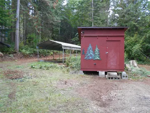 84 Canal Ln, Brinnon, WA 98320