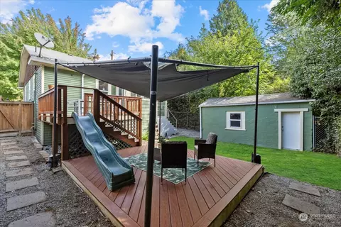 Exterior - 2811 E Harrison St, Seattle, WA 98112 photo 3 of 5
