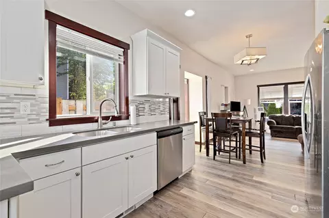 Kitchen - 3317 Rucker Ave #A, Everett, WA 98201 photo 4 of 5