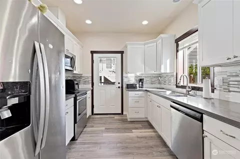 Kitchen - 3317 Rucker Ave #A, Everett, WA 98201 photo 5 of 5
