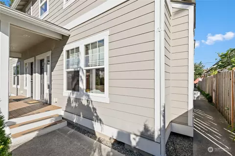 Exterior - 3317 Rucker Ave #A, Everett, WA 98201 photo 2 of 8