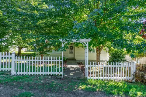 3539 NE 130th St, Seattle, WA 98125