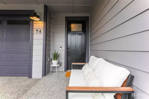 Entry Way - 1621 Seattle Hill Rd #T4, Bothell, WA 98012 photo 1 of 2