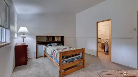 Bedroom - 602 Wallace Ave, Enumclaw, WA 98022 photo 5 of 5