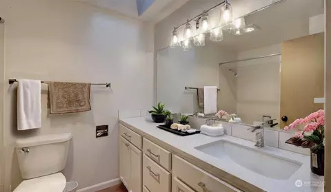 Bath - 602 Wallace Ave, Enumclaw, WA 98022 photo 1 of 2