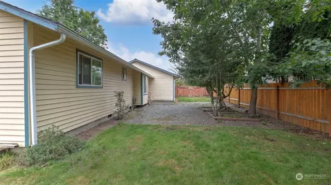Exterior - 602 Wallace Ave, Enumclaw, WA 98022 photo 3 of 6