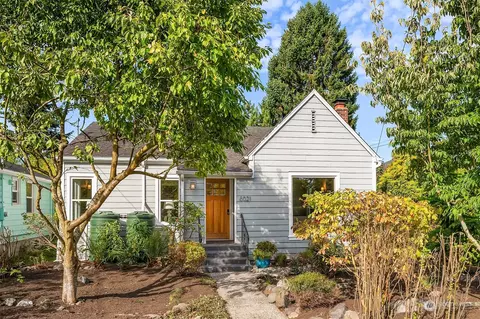8021 29th Ave NW, Seattle, WA 98117