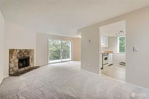 2431 S 248 St #C-27, Kent, WA 98032
