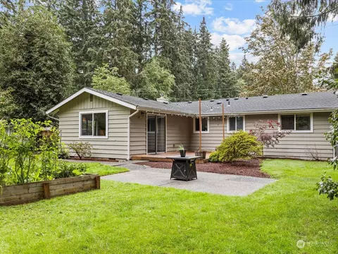 Exterior - 112 Poppy Rd, Bothell, WA 98012 photo 5 of 9