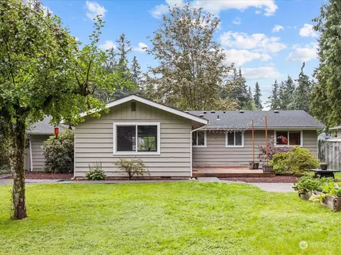 Exterior - 112 Poppy Rd, Bothell, WA 98012 photo 6 of 9