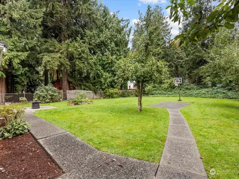 Exterior - 112 Poppy Rd, Bothell, WA 98012 photo 7 of 9