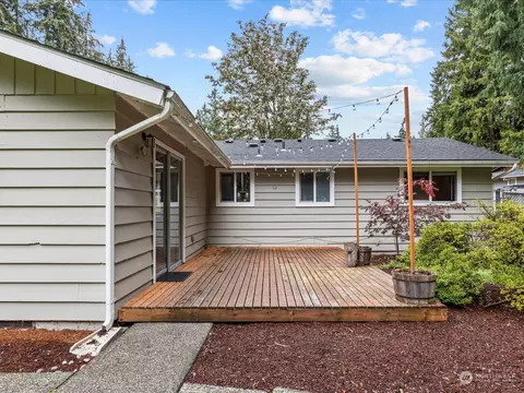 Exterior - 112 Poppy Rd, Bothell, WA 98012 photo 4 of 9