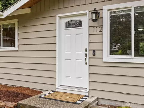 Entry Way - 112 Poppy Rd, Bothell, WA 98012 photo 1 of 3