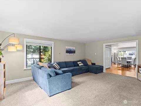 Living - 112 Poppy Rd, Bothell, WA 98012 photo 4 of 4