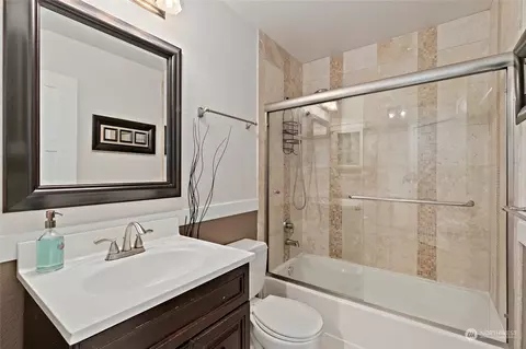 Bath - 17300 91st Ave NE #A302, Bothell, WA 98011 photo 3 of 3