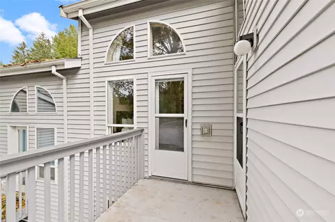 Exterior - 17300 91st Ave NE #A302, Bothell, WA 98011 photo 5 of 9