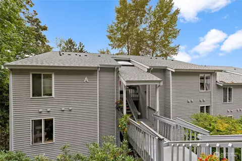 17300 91st Ave NE #A302, Bothell, WA 98011