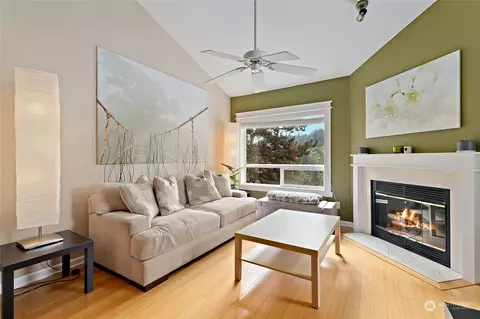 Living - 17300 91st Ave NE #A302, Bothell, WA 98011 photo 2 of 4