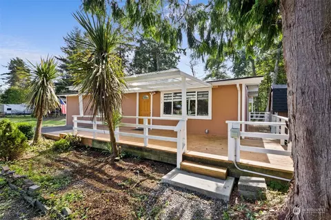 153 S Pleasant Dr, Westport, WA 98595
