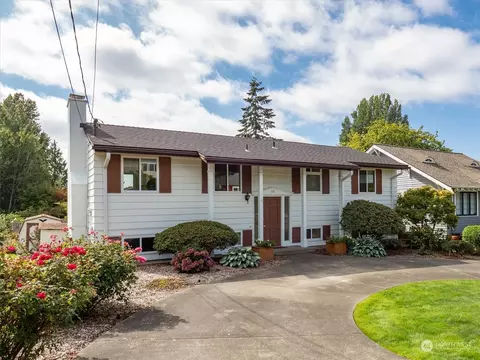111 N 97th St, Seattle, WA 98103