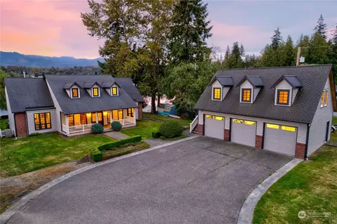 18335 Eagle Point Ln, Mount Vernon, WA 98274